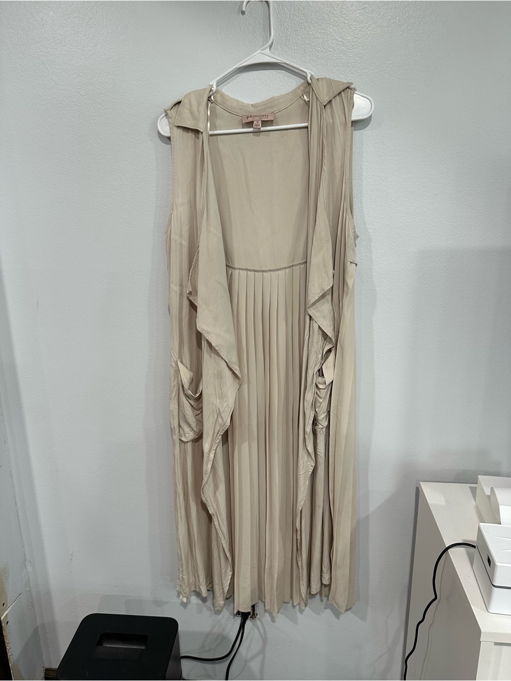 Philosophy Sleeveless Long Pleated Duster in Beige